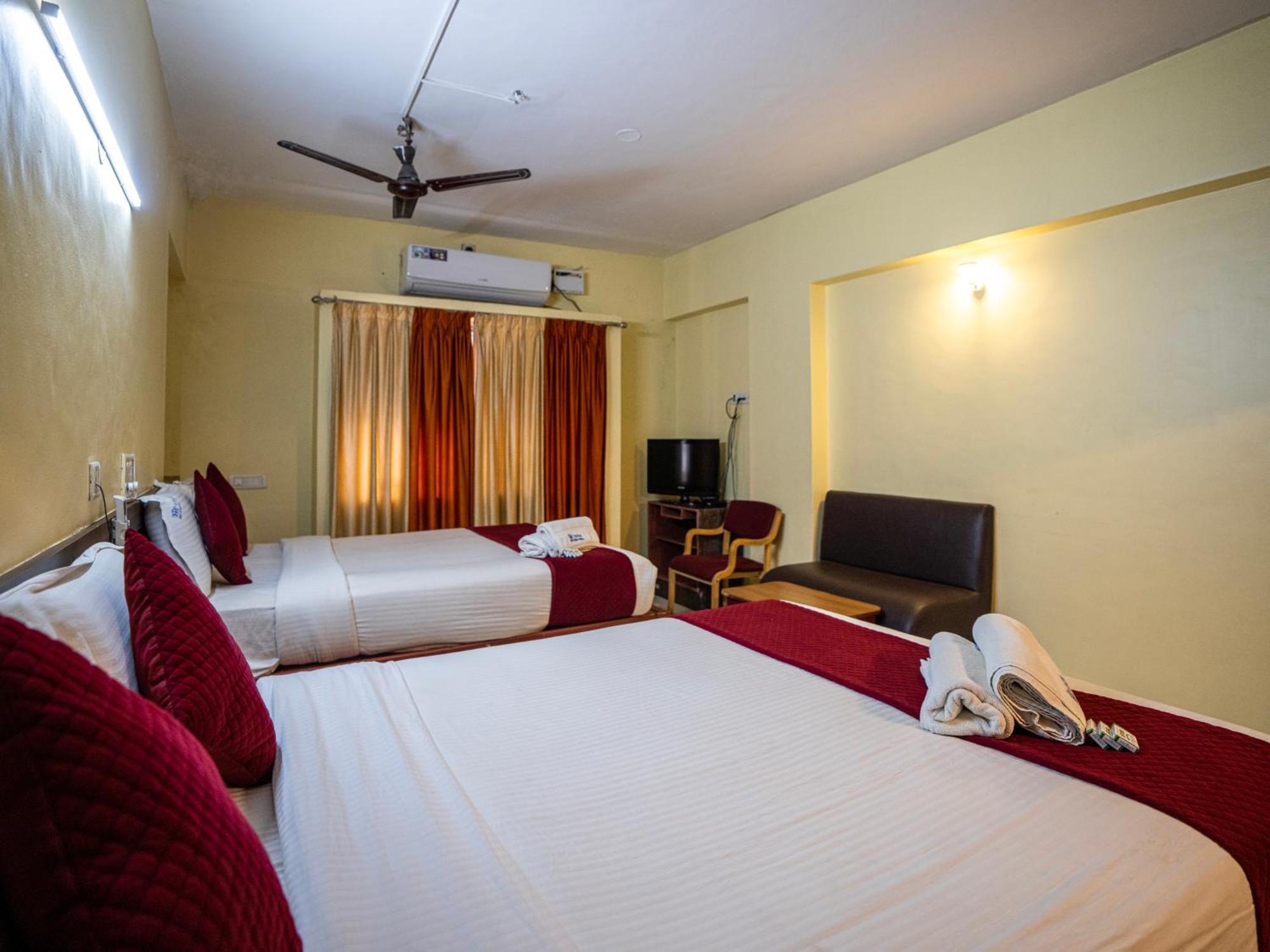Hotel Vyshak International Mysore Exterior foto
